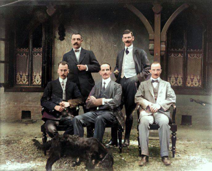 Humphreys_R_and_friends_India_Kopie-Colorized.Mod.688