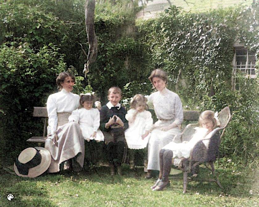 Humphreys_family_faded1-Colorized.Mod.878